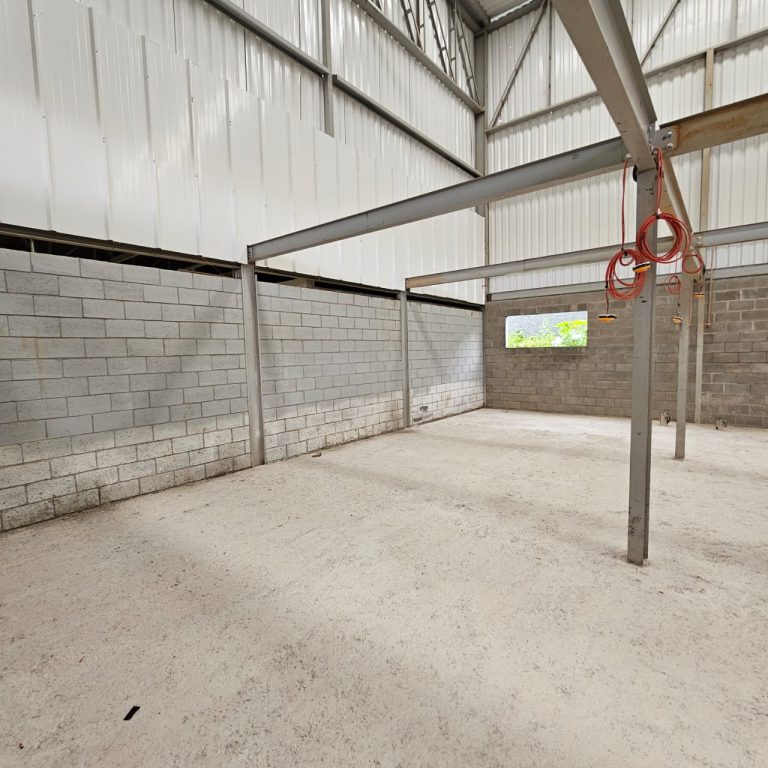 4 - ÁREA INTERNA LOJINHAS